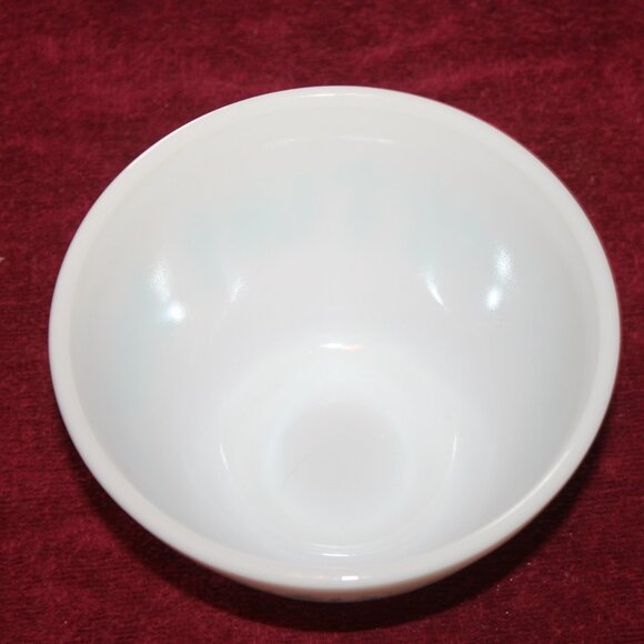 Vintage Pyrex Amish Butterprint Small Mixing Bowl Turquoise/White #401, 1  1/2 p - Picture 4 of 4